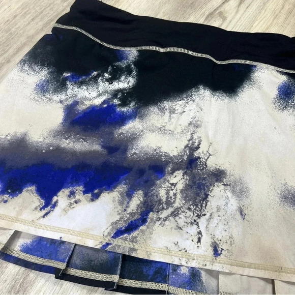 Lululemon Pace Setter Pleated Skirt Milky Way Galaxy Blue Marble RARE🦄 / 8T - Picture 5 of 16